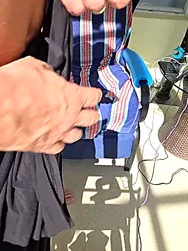 theclubist111 Live Webcam on Stripchat