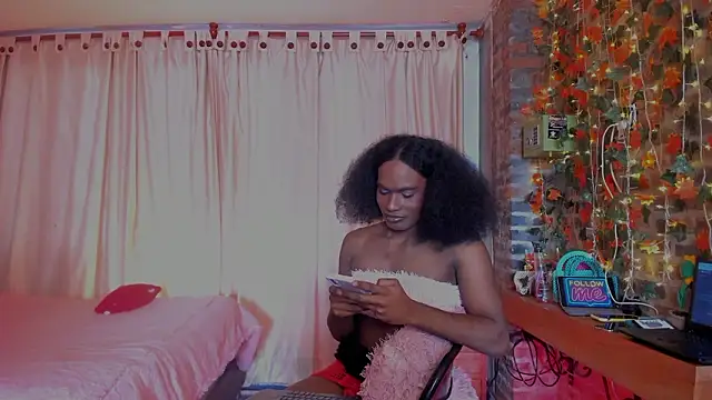 LaGoldenBitch webcam