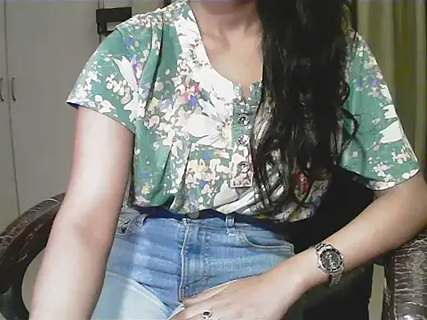 Webcam Model (short_girl_) is live