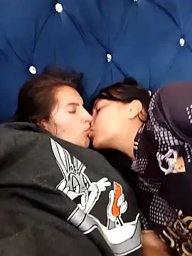 sharon_and_sharit webcam