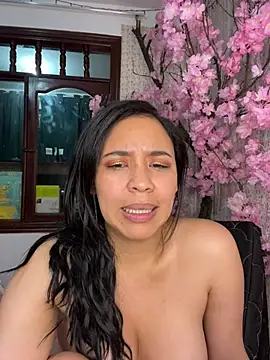 Esmerald_1111 webcam