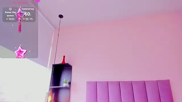 violet_myerrs webcam