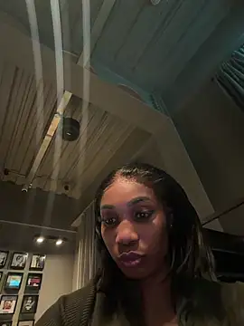 Webcam Model (___Nessa)  is live.Free join now!