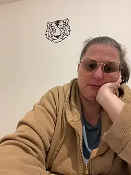 bea_french_curvy webcam