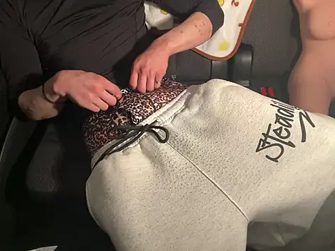 spotscamel (Ask my age) - パブでパンイチになる