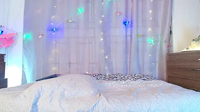 jade_brunnette webcam