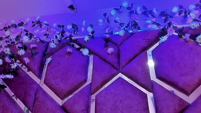 Victoria_Rossy webcam