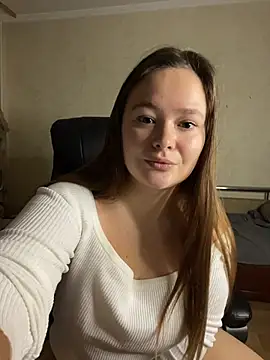 Webcam Model (CaramelleSugarr) is live