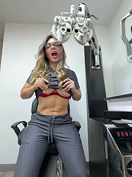 alicee16 Live Webcam on Stripchat