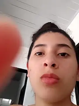 honeyhotgirl19 webcam