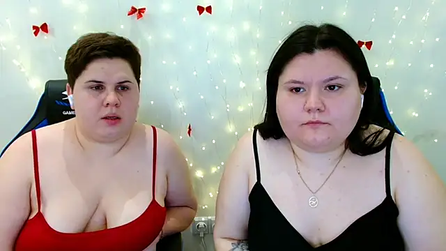 BeckyAndHellen webcam