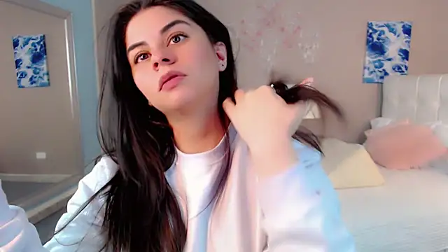 _Maddison_Ivanova_ webcam