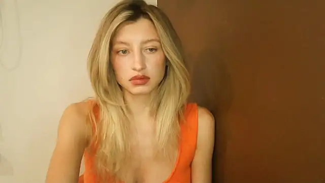 Madeleineee webcam