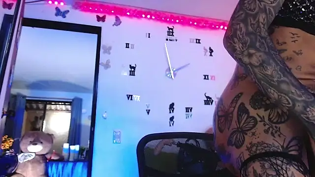 goddess_BigassCock webcam