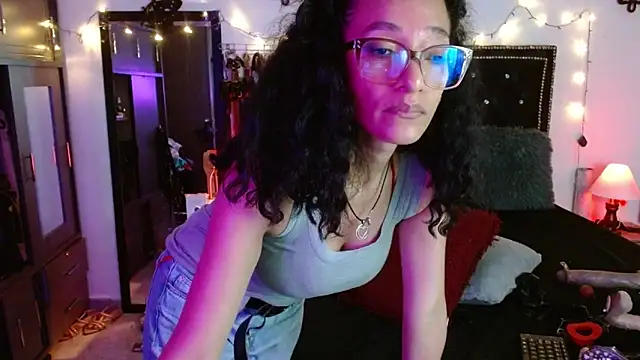 AmelieMartinez webcam