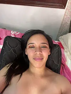 Webcam Model (Esmerald_1111)  is live.Free join now!