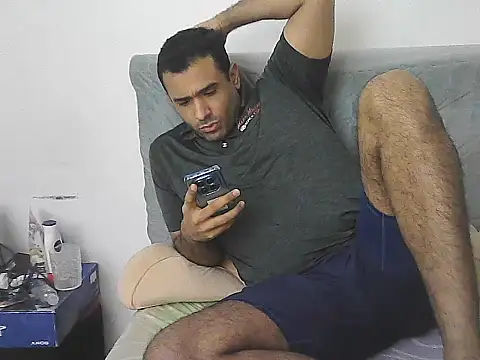 AlphaLatinoBear webcam