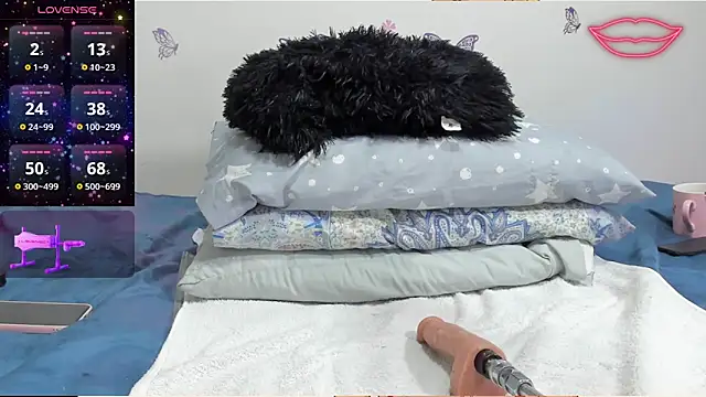 luna_cheerful_ webcam