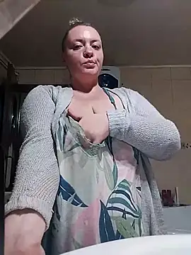 Mommygetnaughty webcam