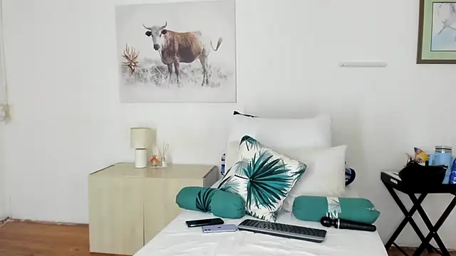 ConnieSmall24 webcam