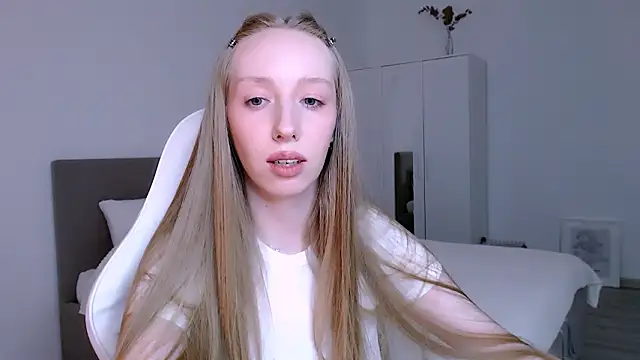 Luna_insniity webcam