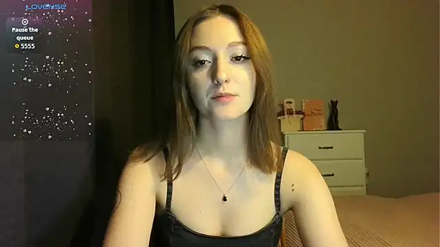 white_liillyy webcam