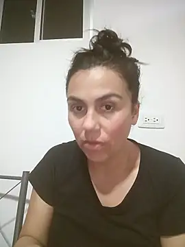 Webcam Model (vanessa-titisM)  is live.Free join now!