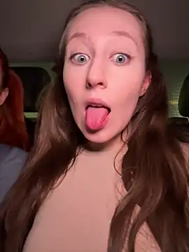 FroggyAnna Live Webcam on Stripchat