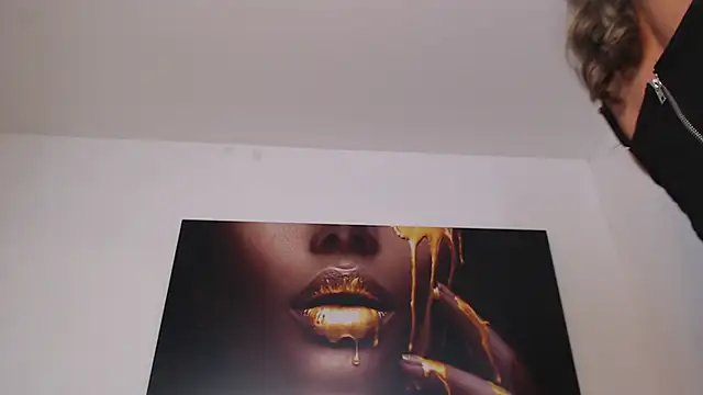 NicoletBlossom webcam