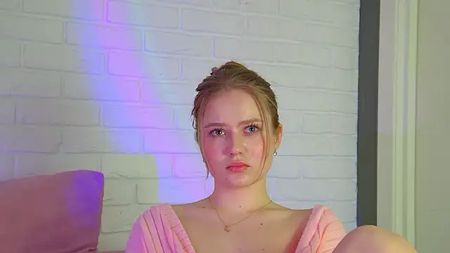 SelinSwarovski webcam