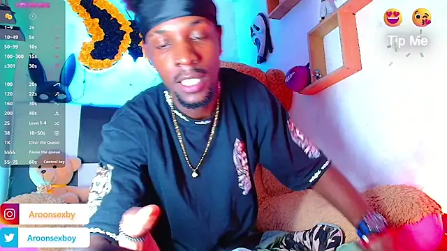 Aroonsexyboy webcam