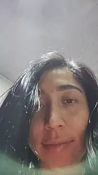 Webcam Model (Elowyn)  is live.Free join now!