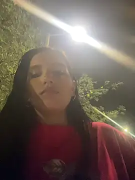 the_queen_of_street (G teen) - Kiss.cam 🤩