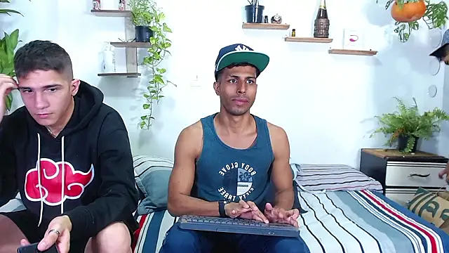 Interracial_Snow_Bunny webcam