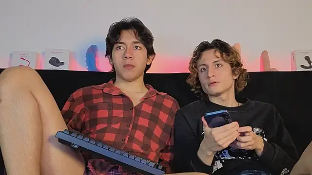 Darcy_and_Stolas webcam