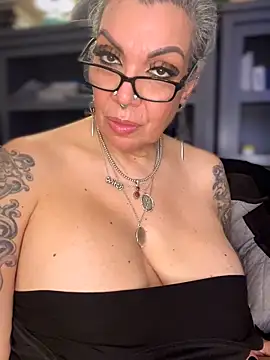 dieseldame1313 webcam