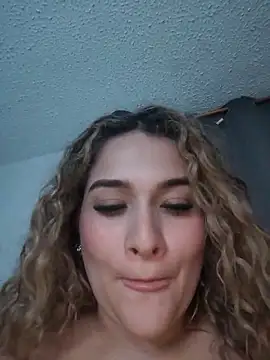 Sara_smiiith211 webcam