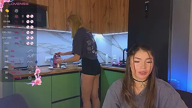 Caroline__Brown webcam