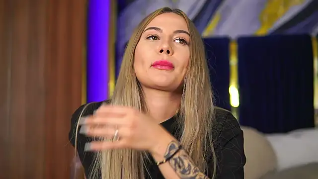 Chloe_GraceeX webcam