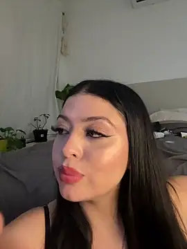 lolaaculaa (F teen) - chupar dildo