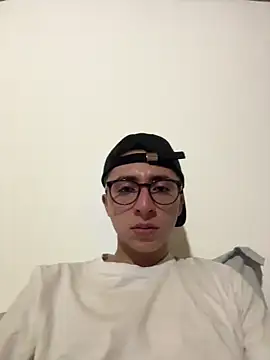 CamiRojas_boy webcam