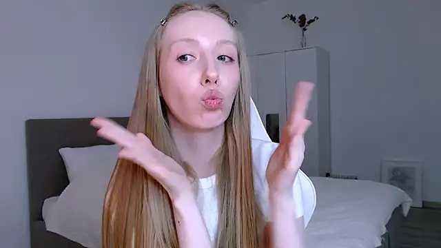 Luna_insniity webcam