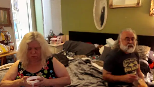 BigDaddyandSweetMama webcam