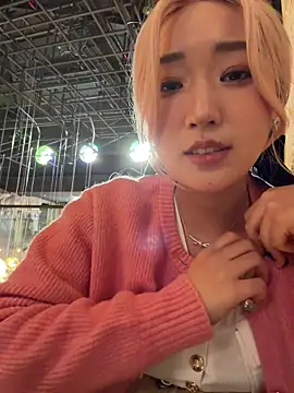 winter11 Live Webcam on Stripchat