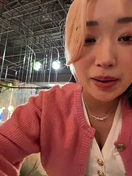 winter11 Live Webcam on Stripchat