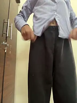 Webcam Model (Modelbigbobs)  is live.Free join now!