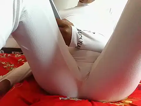 Naughtybadgal webcam