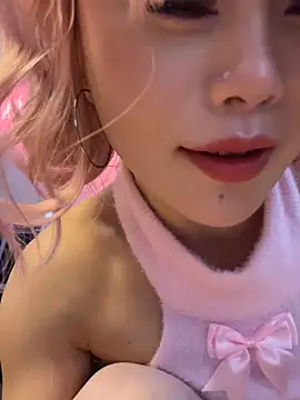 Webcam Model (Game_yoyo)  is live.Free join now!