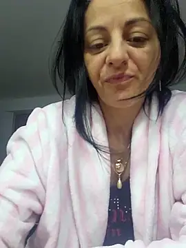 bruneta_sexy23 webcam