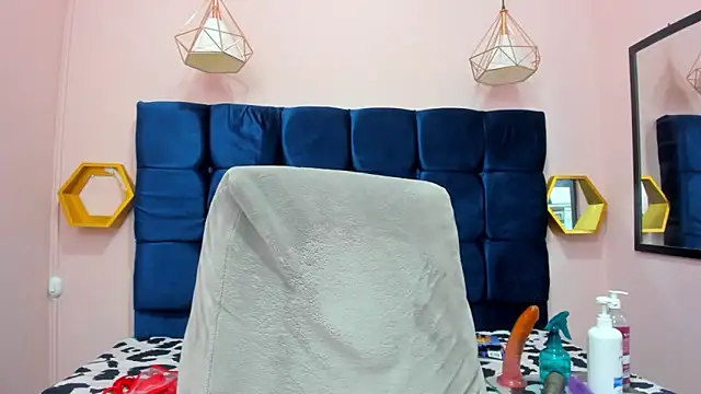 candy_big_tits18 webcam